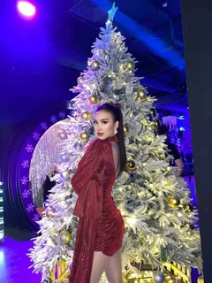 Adele escort in Paris