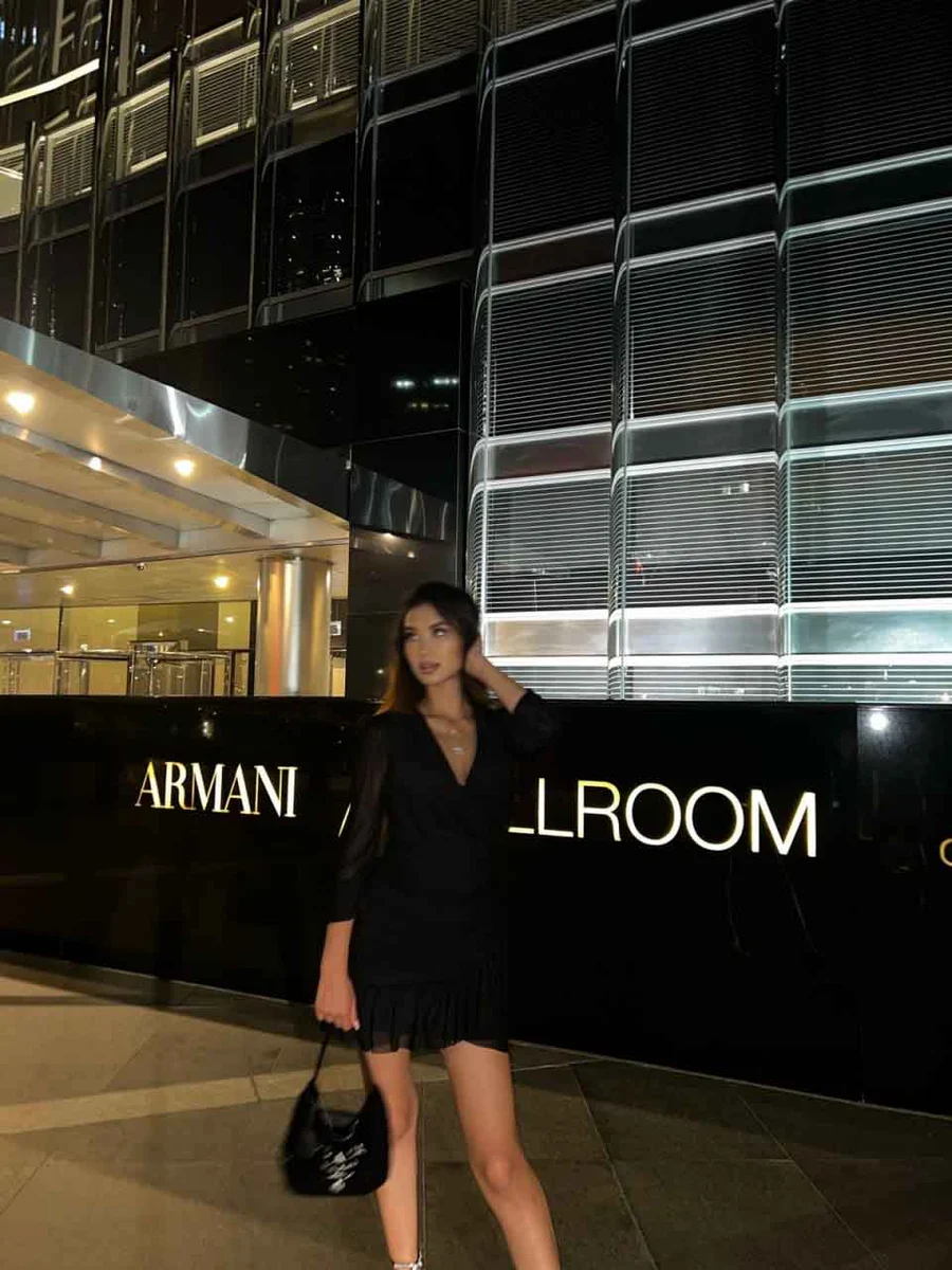 Adele escort in Paris
